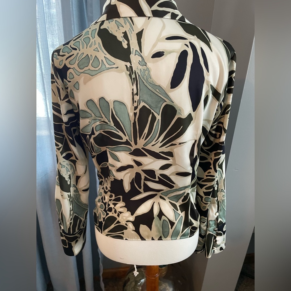 ZARA TROPICAL PRINT BLOUSE SIZE MED. - Picture 2 of 7